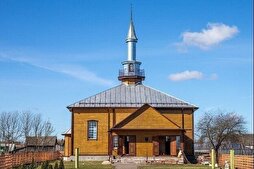 Wooden Mosque in Belarus Popular with Muslim Tourists  