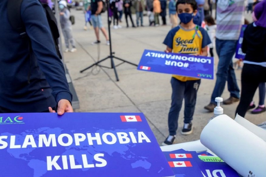 Muslim Uber Driver Faces Knife Threat in Montreal, NCCM Says Muslim Uber Driver Faces Knife Threat in Montreal, NCCM Says