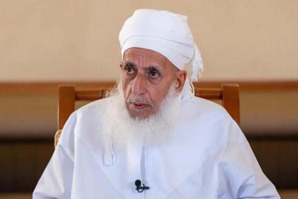 Grand Mufti of Oman Sheikh Ahmed bin Hamad Al Khalili