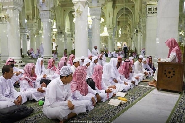 A Quranic program at the Prophet's Mosque in Medina