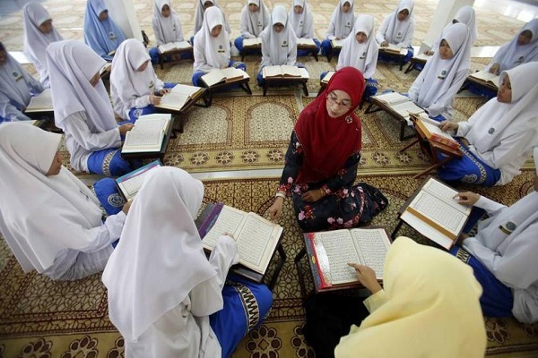 A Quranic session at a mosque in Malaysia