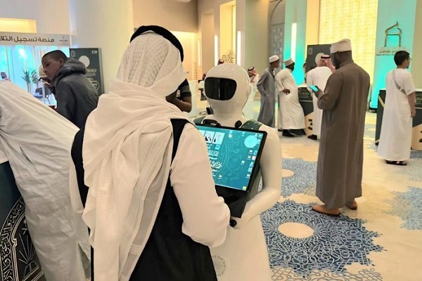 The Saudi Ministry of Islamic Affairs, Dawah and Guidance has deployed interactive robots at the 45th King Abdulaziz International Competition for Memorizing, Reciting, and Interpreting the Holy Quran in Makkah in a step to enhance visitor experience.