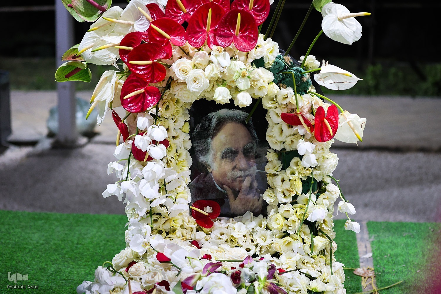 Photos: Master of Persian Miniature, Mahmoud Farshchian, Laid to Rest in Isfahan
