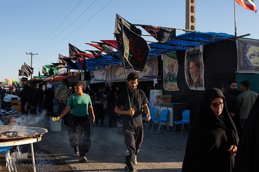 In Pictures: Pilgrims Walking to Mashhad Ahead of Imam Reza Anniv.