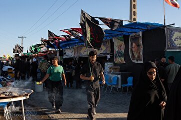 In Pictures: Pilgrims Walking to Mashhad Ahead of Imam Reza Anniv.