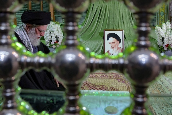 Leader of the Islamic Revolution Ayatollah Seyed Ali Khamenei in the mausoleum of Imam Khomeini (RA)