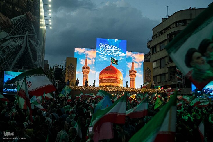 Iranians Celebrate Imam Reza’s Birthday, Renew Allegiance to Leader