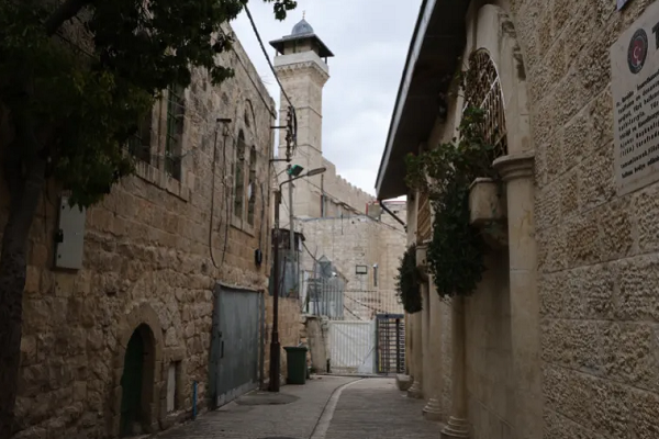 Israeli Checkpoints, Permit Rules Intensify Separation of Palestinians from Ibrahimi Mosque
