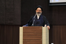 Hajj Related to Resistance: Senior Cleric