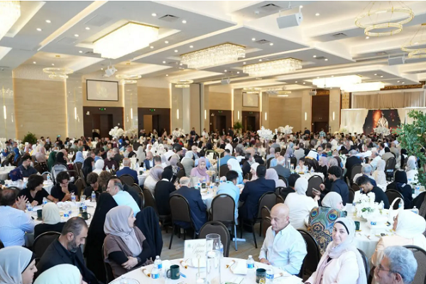 A Dome Rises in Dearborn Heights: New Mosque in Michigan Welcomes Faithful