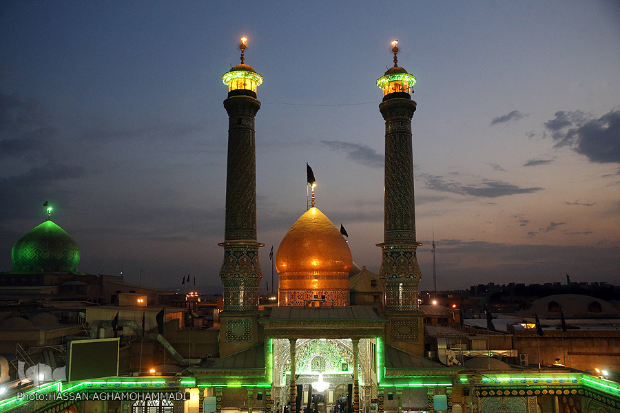 Inicia muharram con el izamiento de la bandera del Santuario del Imam Hussein (P) Inicia muharram con el izamiento de la bandera del Santuario del Imam Hussein (P)