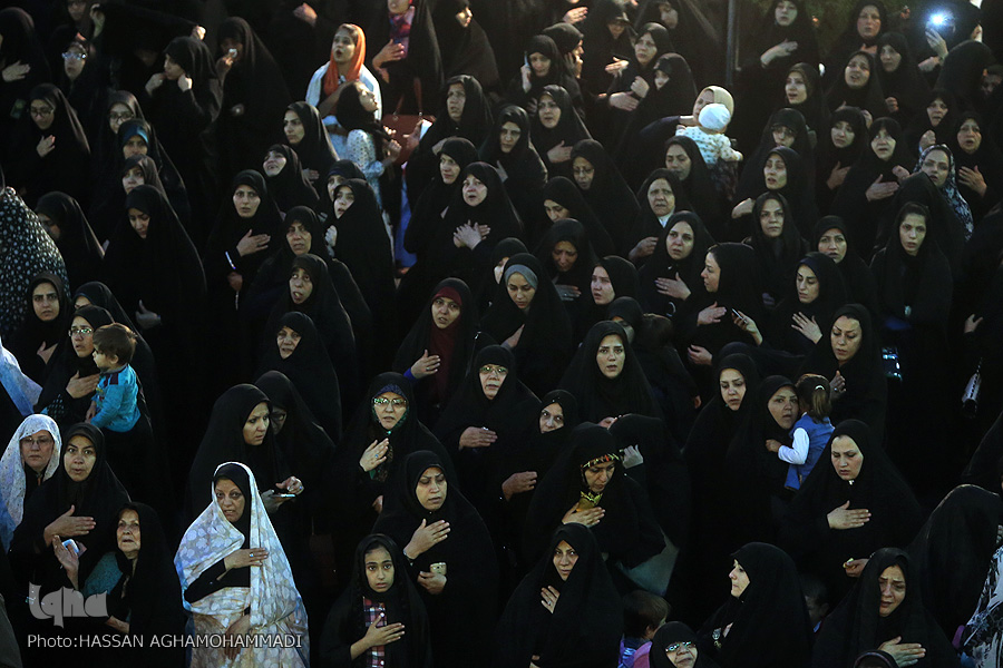 Inicia muharram con el izamiento de la bandera del Santuario del Imam Hussein (P) Inicia muharram con el izamiento de la bandera del Santuario del Imam Hussein (P)
