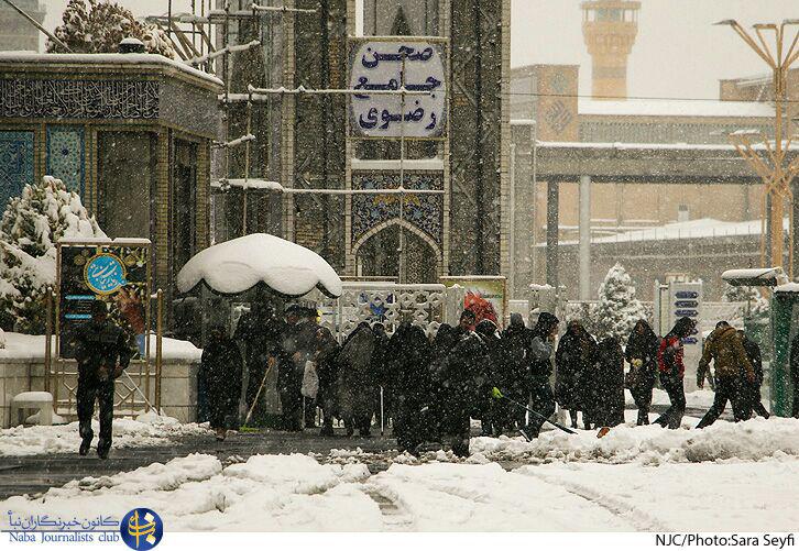 La nieve cubre el santuario del Imam Rida (P) La nieve cubre el santuario del Imam Rida (P)