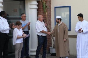 Francia: Musulmanes y cristianos unidos por la paz