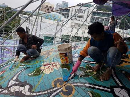 Artista iraní es el responsable de la ornamentación  del Museo de Artes de Malasia