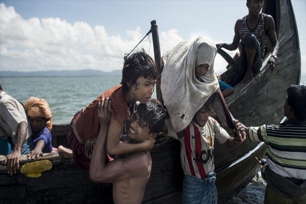 Bangladesíes piden armar a rohingyas ante genocidio en Myanmar