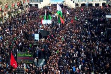 Peregrinos iraníes se dirigen a Karbala para conmemorar Arbaín