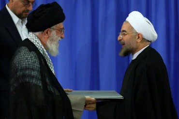 El Líder Supremo ratifica al presidente reelecto, Hasan Rohani