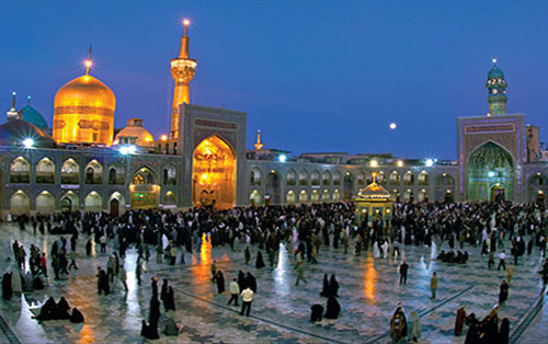 Mashad alberga el mayor mantel de Iftar en el mundo Mashad alberga el mayor mantel de Iftar en el mundo