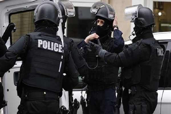 Detuvieron a diez militantes de ultraderecha en Francia sospechosos de querer atacar a musulmanes