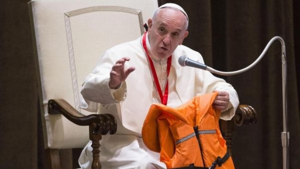 Papa pide actuar para evitar naufragios en el Mediterráneo Papa pide actuar para evitar naufragios en el Mediterráneo