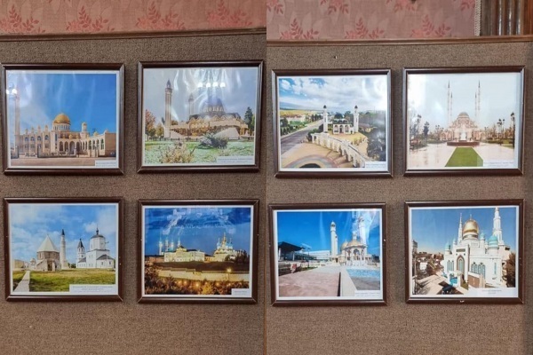 Fotografías de mezquitas rusas expuestas en Egipto