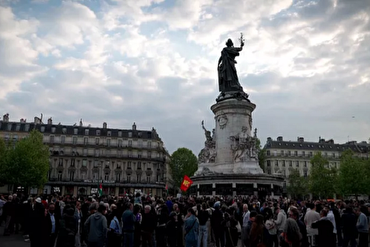París: Cientos de personas rinden homenaje al hombre asesinado en un ataque islamófobo