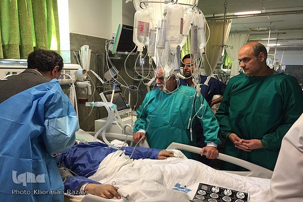 عیادت رییس دانشگاه علوم پزشکی مشهد از حمیدرضا عباسی