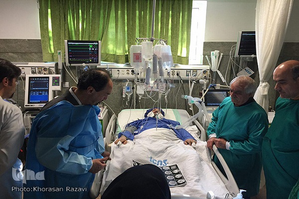 عیادت رییس دانشگاه علوم پزشکی مشهد از حمیدرضا عباسی