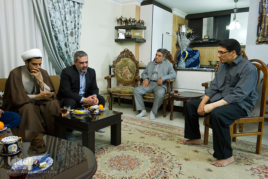 دیدار مدیر دارالقرآن بسیج کشور با خانواده‌های قاریان بین‌المللی در مشهد