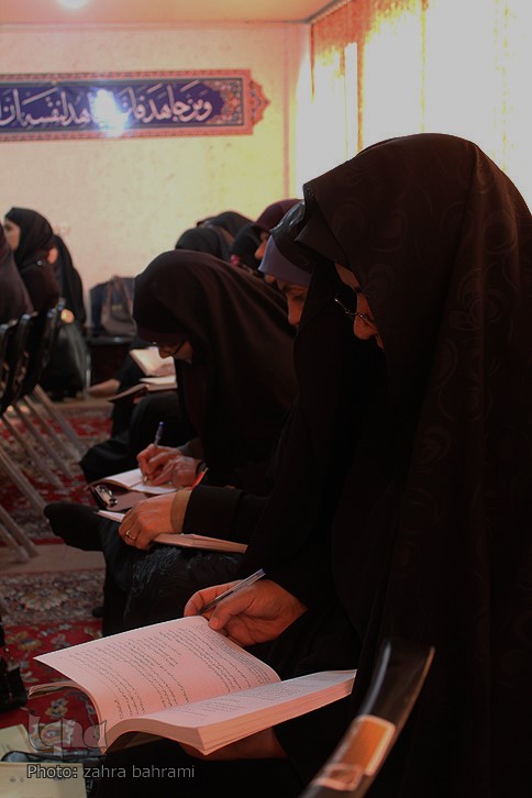 گزارش تصویری آزمون اعطای مدرک داوری به حافظان قرآن در اراک