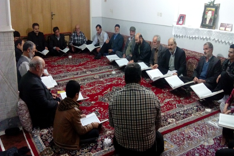 محفل قرآنی 30 ساله روستای یلآباد؛ از سادهخوانی قرآن تا آموزش تجوید محفل قرآنی 30 ساله روستای یلآباد؛ از سادهخوانی قرآن تا آموزش تجوید
