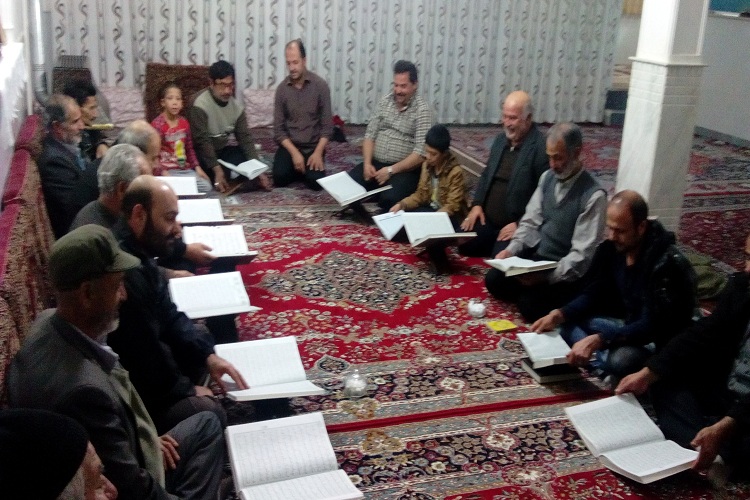 محفل قرآنی 30 ساله روستای یلآباد؛ از سادهخوانی قرآن تا آموزش تجوید محفل قرآنی 30 ساله روستای یلآباد؛ از سادهخوانی قرآن تا آموزش تجوید