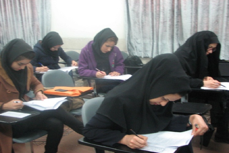بخش کتبی مسابقات قرآن مرکز آموزشی سما اراک برگزار شد