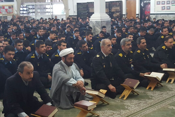 محفل انس با قرآن در دانشگاه امام خمینی(ره) نوشهر برپا شد