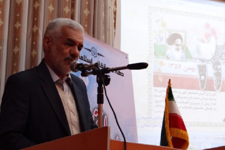همایش ادبی «انقلاب» در شهرستان زرندیه برگزار شد