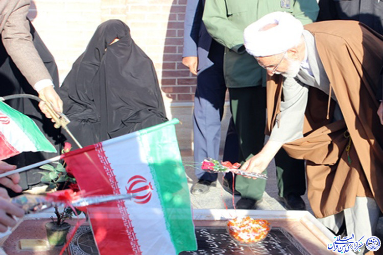 پـــوششـــــی////شهیدان راهنمای بشریت هستند / شهادت جایگاه رفیعی در ایران اسلامی دارد