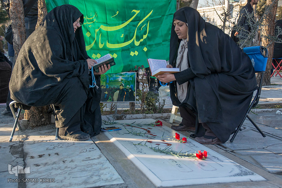 غبار روبی مزار شهداء در امازاده محمد (ع) کرج