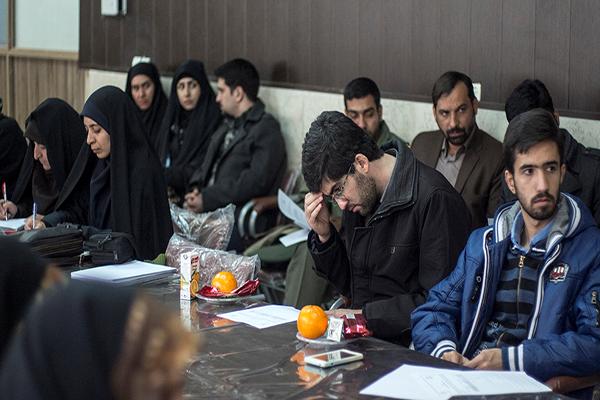 کارکنان و اعضاء دارالقرآن‌کریم اصفهان خبرنگار افتخاری ایکنا می‌شوند