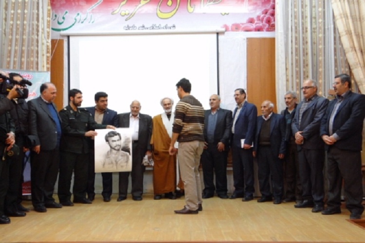 مستند هنرمند شهید«محمد ضیائی» در زرندیه رونمایی شد+عکس