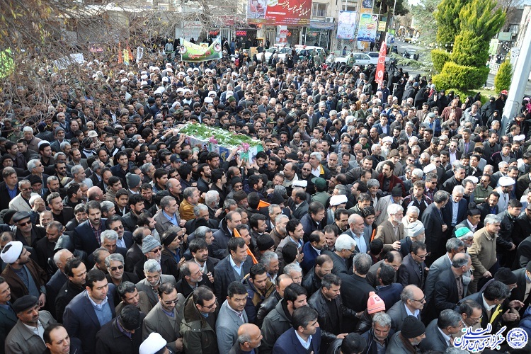 مرم کاشمر شهید مدافع حرم را تا آرامگاه ابدی‌اش مشایعت کردند