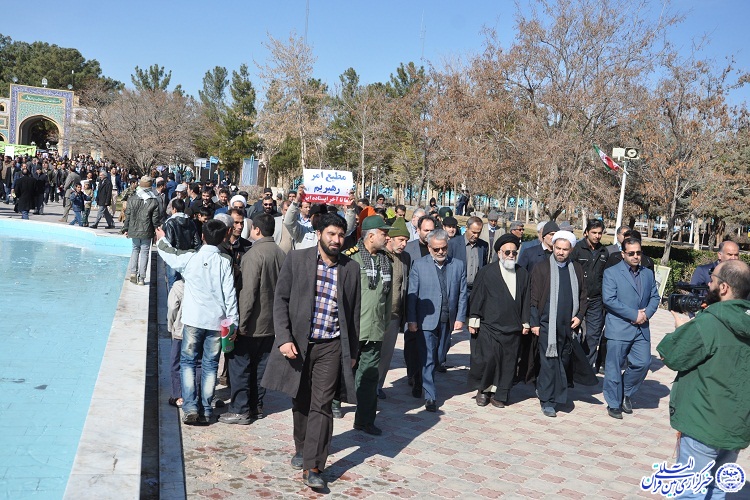 امام خمینی(ره) جسارت گفتن مرگ برآمریکا را به ملت ایران داد