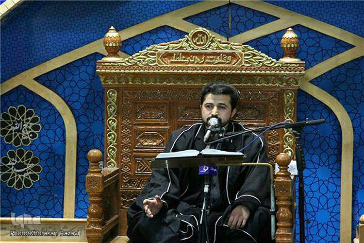 خطی خوش و صدایی زیبا یادگاری حمیدرضا عباسی به جامعه قاریان کشور/ مرور کارنامه هنری و زندگی قرآنی در قاب تصویر خطی خوش و صدایی زیبا یادگاری حمیدرضا عباسی به جامعه قاریان کشور/ مرور کارنامه هنری و زندگی قرآنی در قاب تصویر