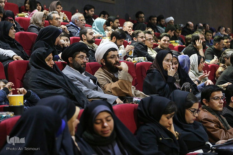 «در مسیر باران» اولین اکران مشهدی خود را تجربه کرد/ قرائتی جدید از سفر ثامن الحجج(ع) به خراسان و مسیر هدایت بشر «در مسیر باران» اولین اکران مشهدی خود را تجربه کرد/ قرائتی جدید از سفر ثامن الحجج(ع) به خراسان و مسیر هدایت بشر