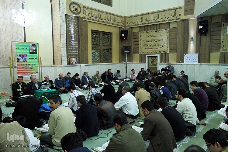 محمدجواد پناهی و پیمودن مسیر معلولیت تا مأذنه حرم رضوی با عشق به قرآن محمدجواد پناهی و پیمودن مسیر معلولیت تا مأذنه حرم رضوی با عشق به قرآن
