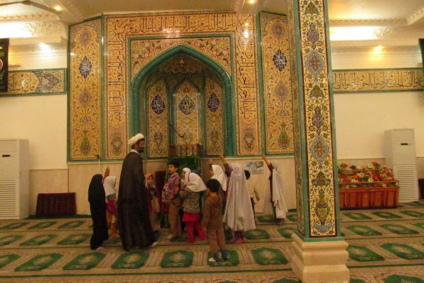 طرح آموزش نماز ویژه خردسالان مؤسسه خادم‌الرضا(ع) کوثر زابل