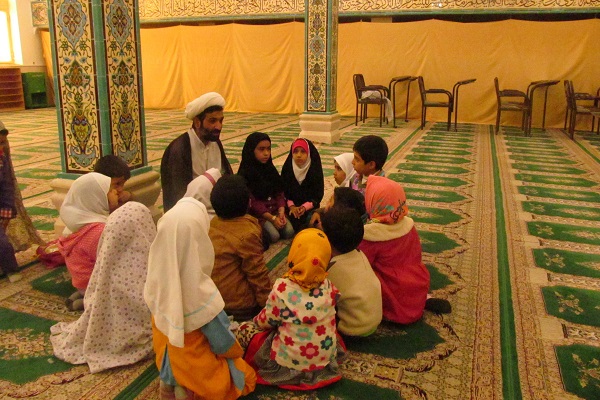 طرح آموزش نماز ویژه خردسالان مؤسسه خادم‌الرضا(ع) کوثر زابل