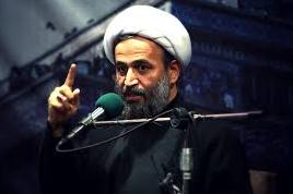 سلحشور در کار هنری خود برای اینکه کمتر دچار خطا شود به قرآن پناه می‌برد