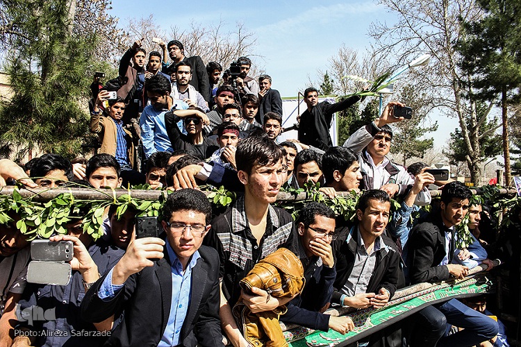 تشییع پیکرهایی بی‌نامی در دانشگاه فرهنگیان مشهد