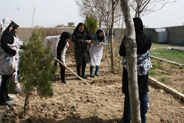 دانشجویان اراک با اردوی«طبیعت و معنویت»به استقبال بهار رفتند+عکس
